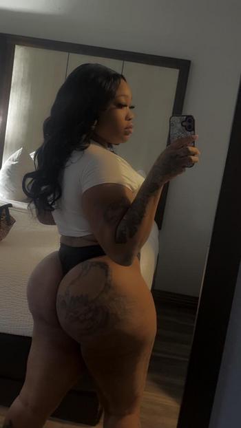 Charm/, 26  female escort, Wilmington