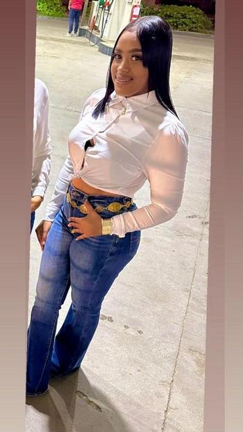 yenny, 22  female escort, Wilmington