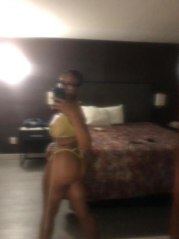 Selena, 20  female escort, Wilmington