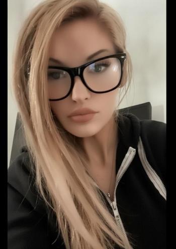 Holly Brooke, 32  female escort, Wilmington